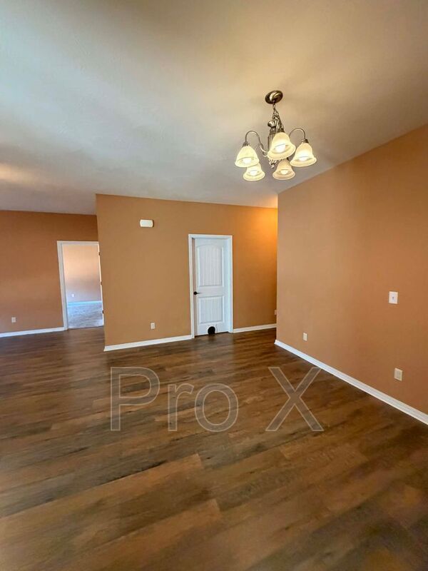 Building Photo - 1604 Prier Ln