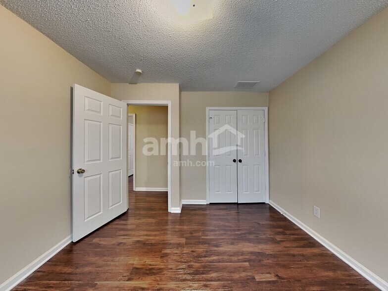 Building Photo - 4404 Garden Club St