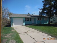 Building Photo - 903 Sanders Dr