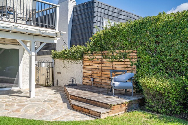 Building Photo - Ocean View Home