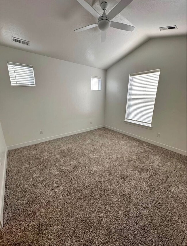 Building Photo - ? For Rent: Beautiful 3-Bedroom, 2-Bathroom Home ?