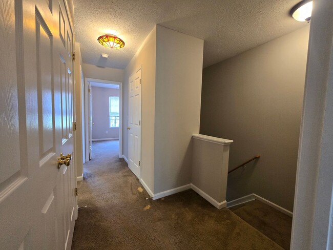 Building Photo - Charming Townhome in Established South Dur...