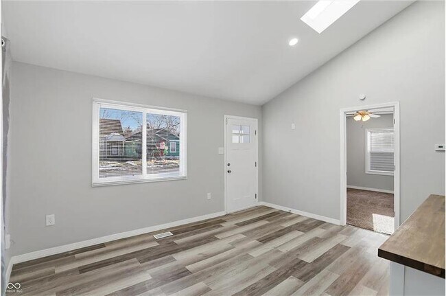 Building Photo - 1518 N Chester Ave