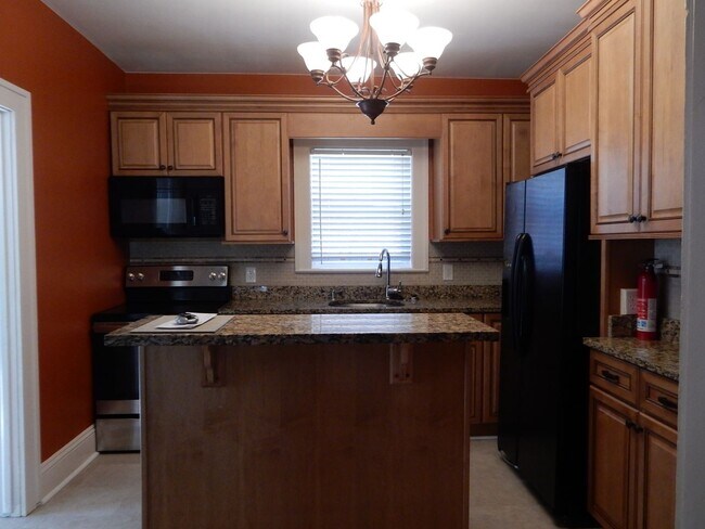 Building Photo - Grandin Court Foursquare convenient to SW ...