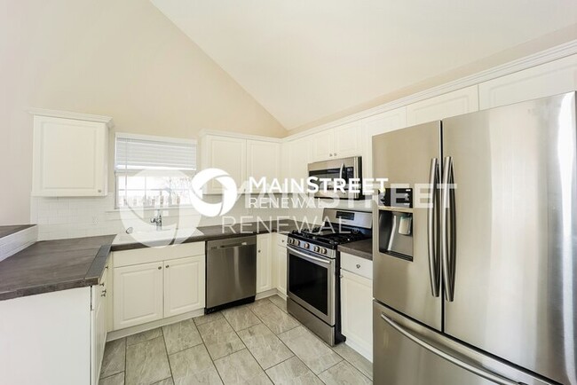 Building Photo - 125 Gleneagles Way