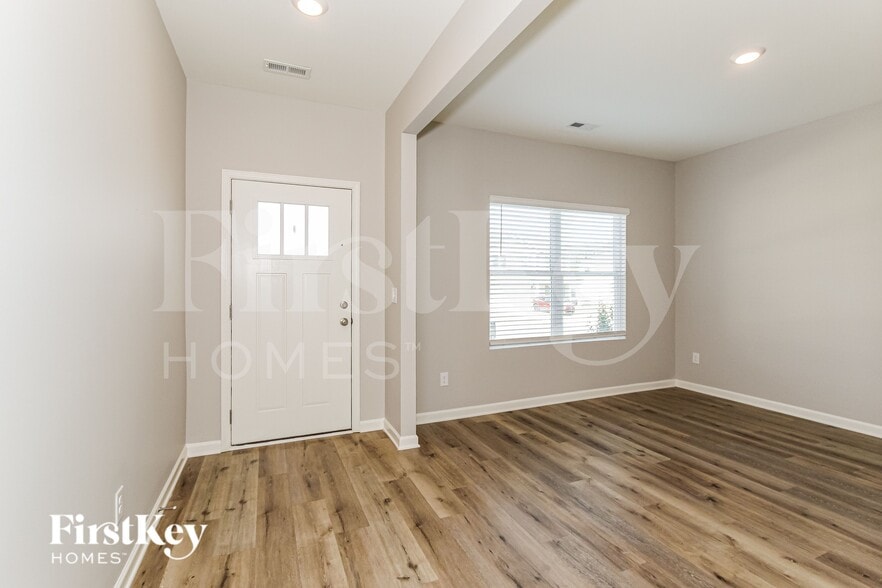 Building Photo - 1313 Chelsea Pk Trl