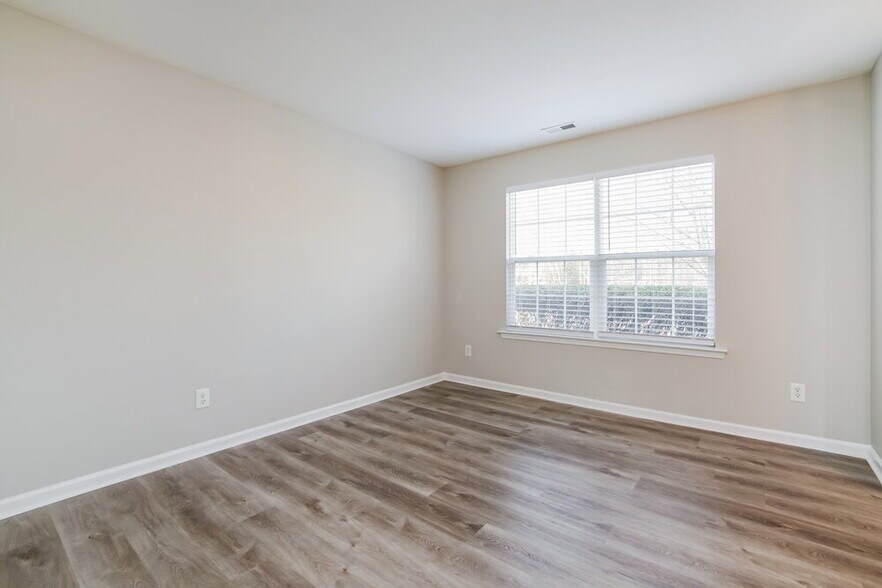 Building Photo - 4009 Laurel Glen Dr