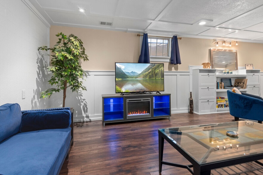 Building Photo - 2945 S Zurich Ct