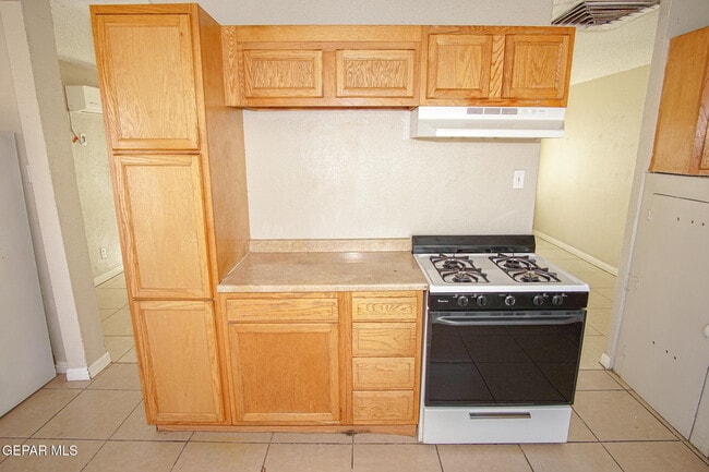 Building Photo - 6205 Tesuque Dr
