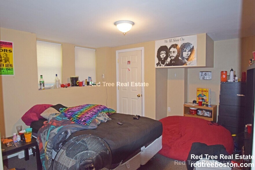 Building Photo - 19 Highgate St