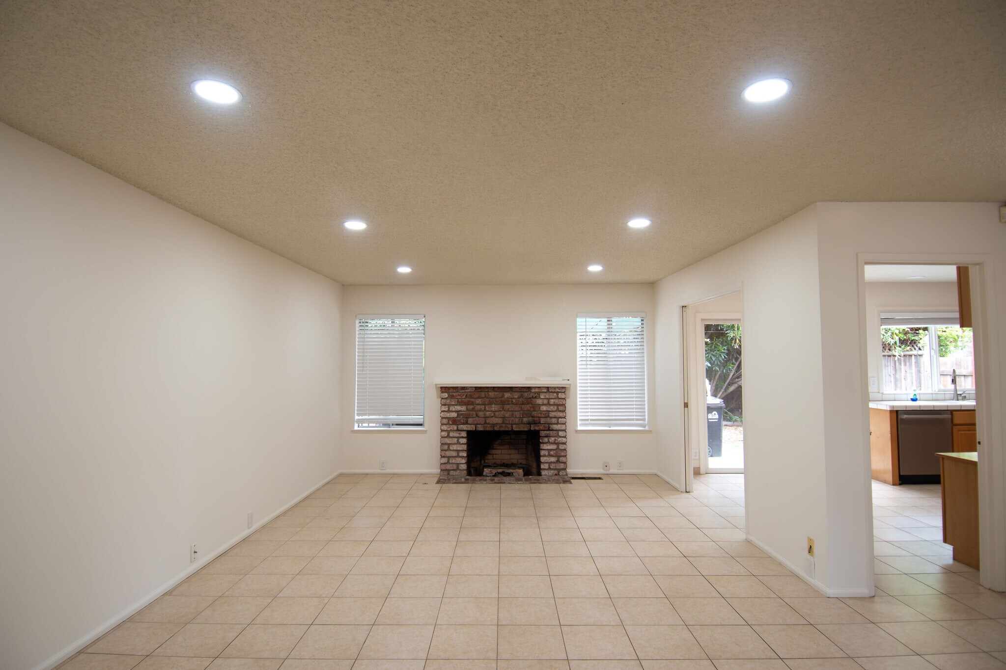 Building Photo - 1551 Minardi Ave