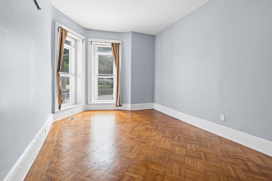 Building Photo - 3024 Auchentoroly Ter