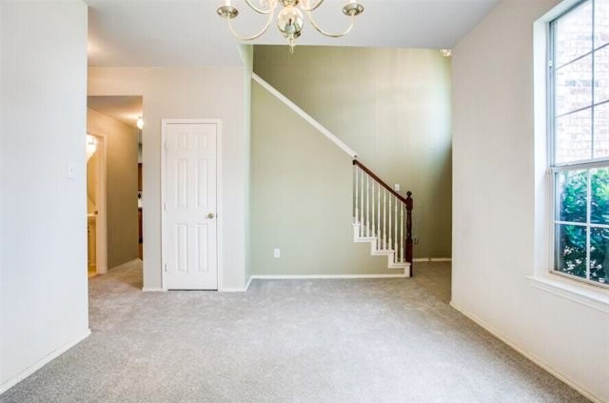 Building Photo - 11705 Pinyon Pine Dr