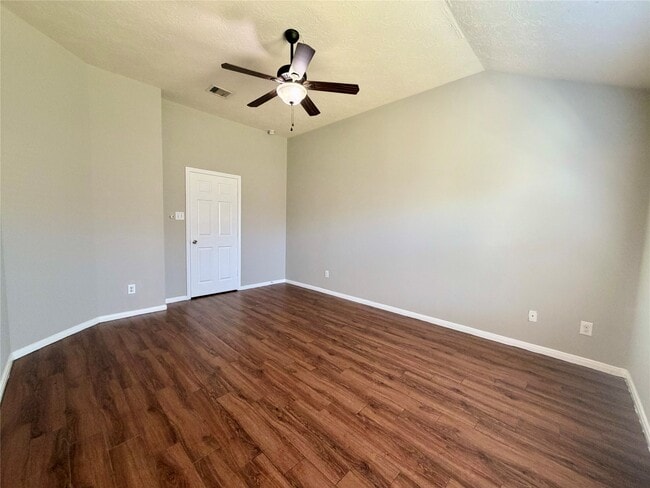 Building Photo - 11807 Green Colling Park Dr