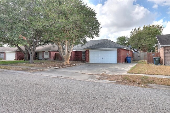 Building Photo - 6405 Clairfield St