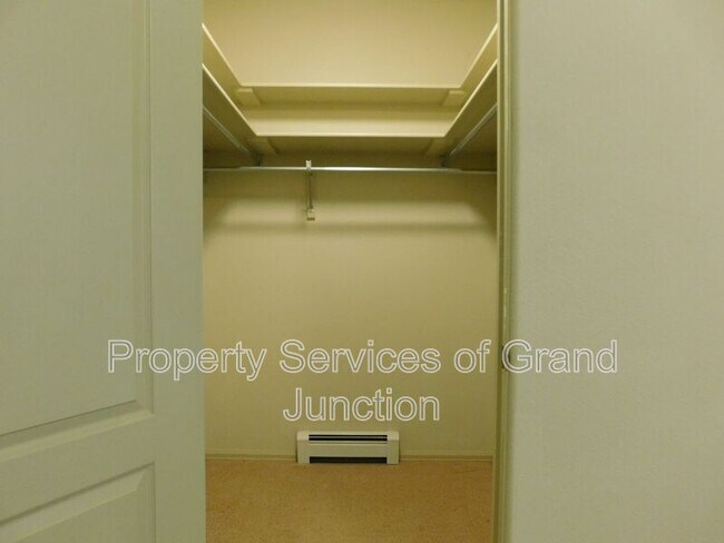 Building Photo - 671 Gemstone Way