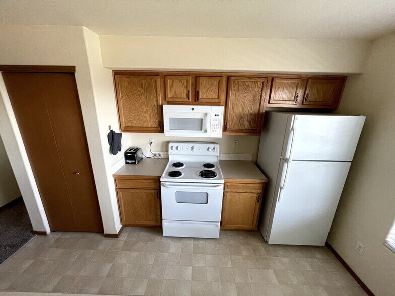 Building Photo - 6005G Chapel Hill Blvd