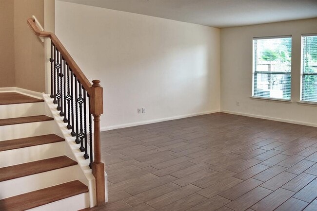 Building Photo - 16016 Summerville Lake Dr