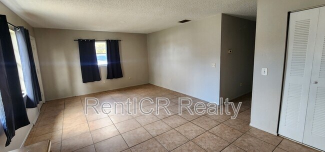 Building Photo - 1413 Laura St