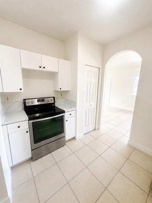 Building Photo - 26524 SW 138th Ave