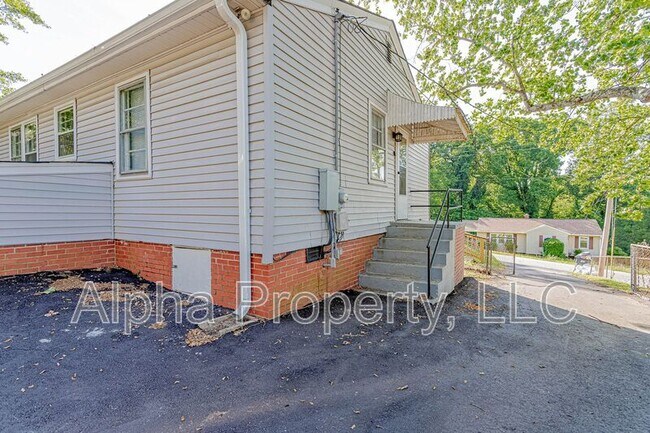 Building Photo - 14 Melvin Dr