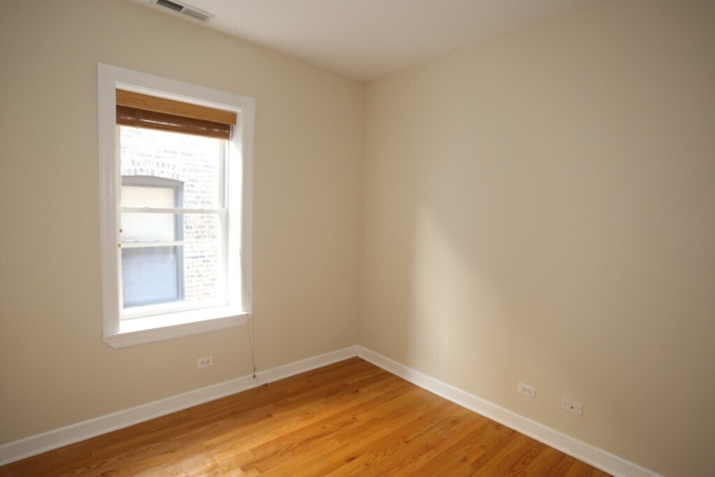 Building Photo - 3257 N Clifton Ave