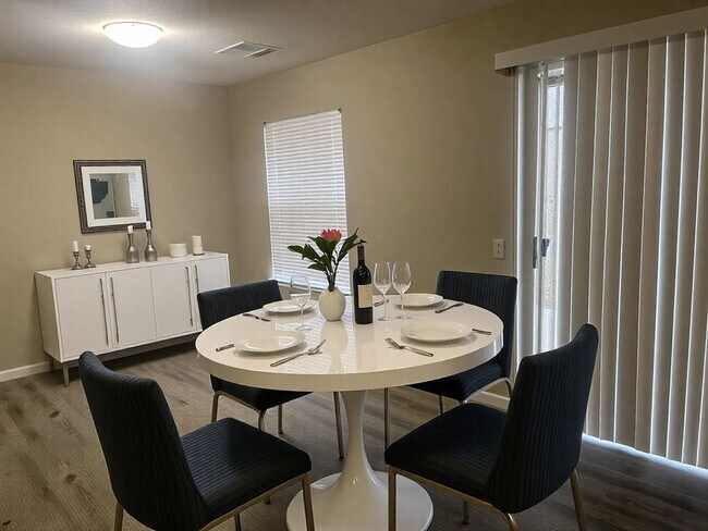 Primary Photo - Nice 1 Bedroom 1 Bath Unfurnished Condo Ne...