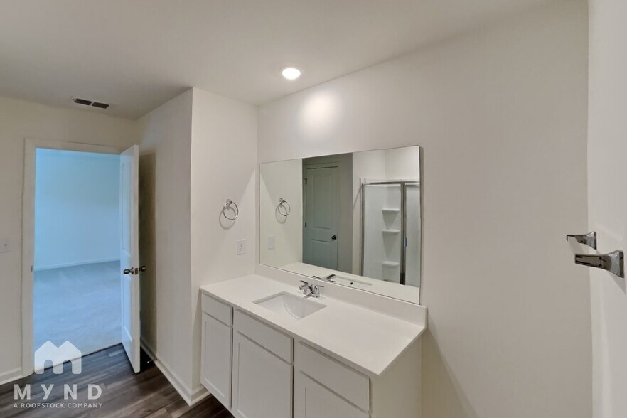 Building Photo - 121 Maison Dr