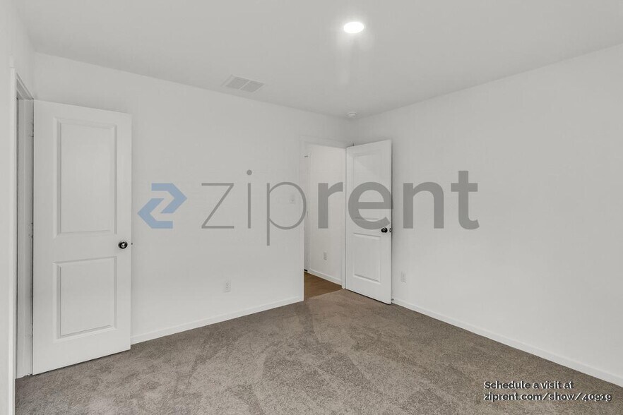 Building Photo - 6163 Bayberry Brk