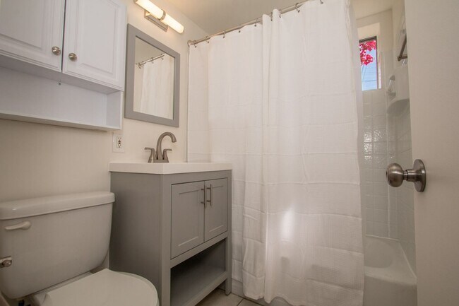 Building Photo - Charming Cottage Style Studio With Fenced in Yard in the Pocket of North Park + South Park
