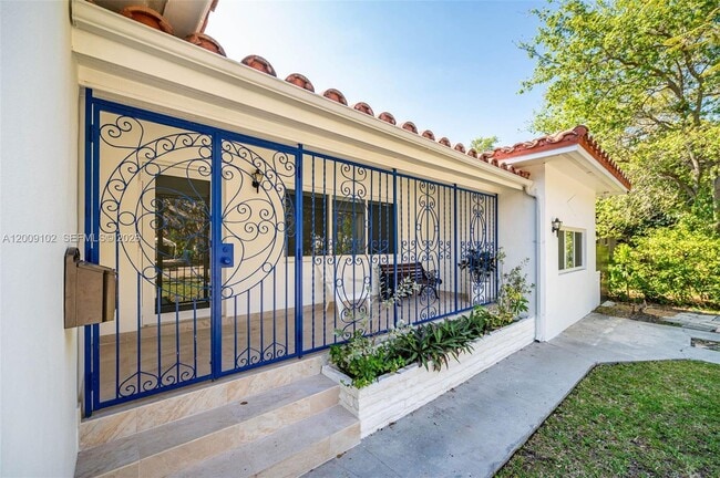 Building Photo - 330 SW 27th Rd