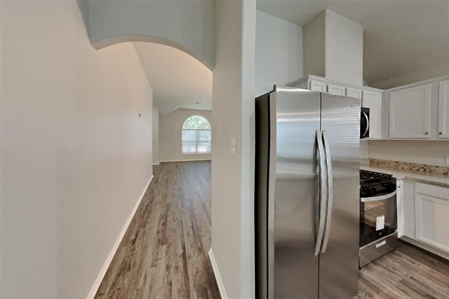 Building Photo - 21414 Mission Falls Dr