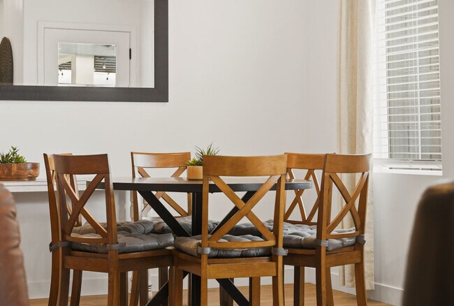 Building Photo - 1702 Ripple Rock Dr