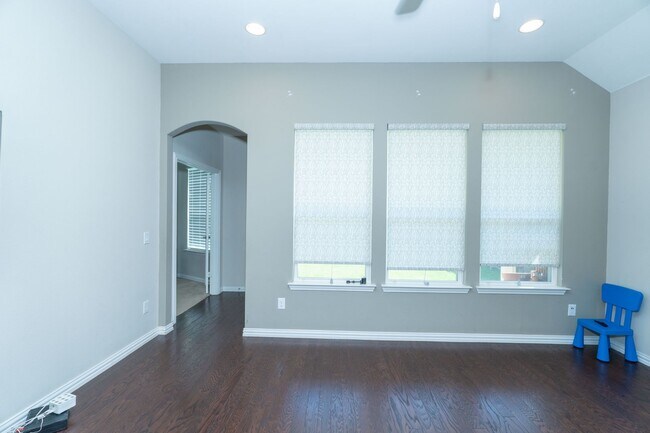 Building Photo - 2813 Barnsley Dr