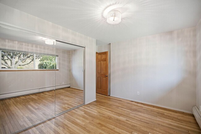 Building Photo - Spacious 4 Bed 2.5 Bath Home with Panoramic Views in Magnolia