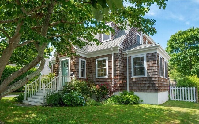 Building Photo - 122 Ruggles Ave