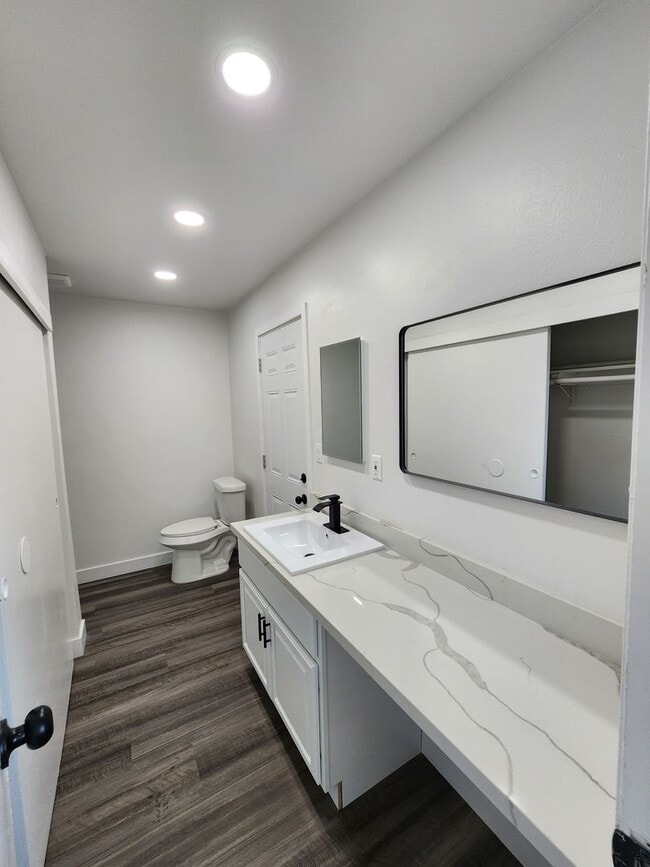 Building Photo - Newly Remodeled 3-Bedroom, 2-Bathroom Home...