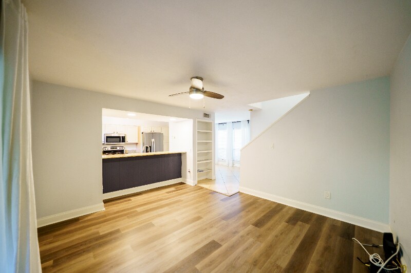 Building Photo - 4417 Rayfield Dr