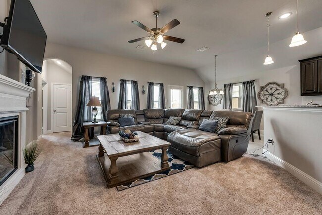 Building Photo - 340 Pecos Dr