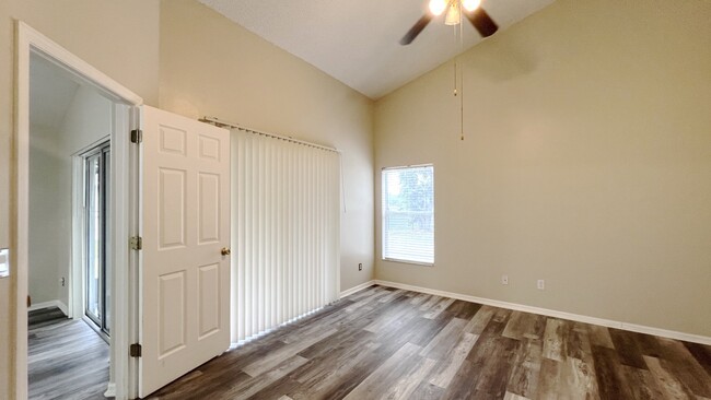 Building Photo - 2530 Holly Pine Cir