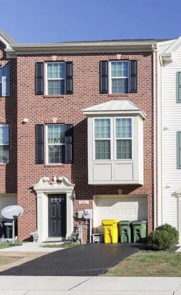 Building Photo - 731 Olive Wood Ln