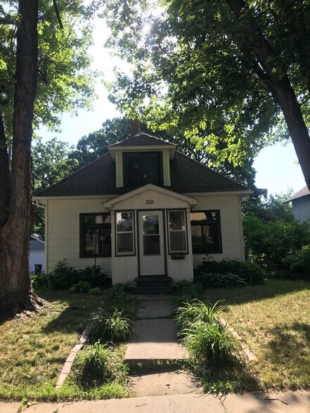 Building Photo - 826 Clayland St