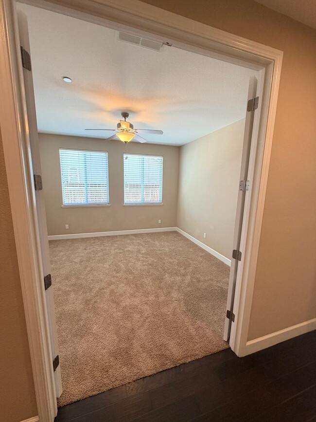 Building Photo - 1587 Manzanita Way