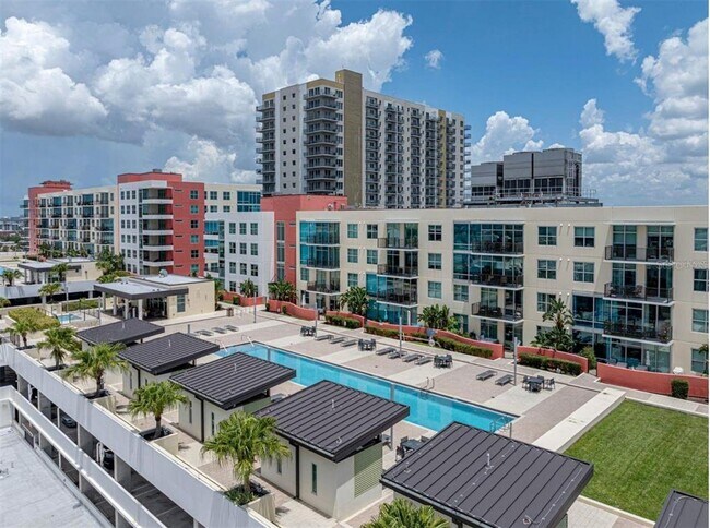 Building Photo - 1208 E Kennedy Blvd