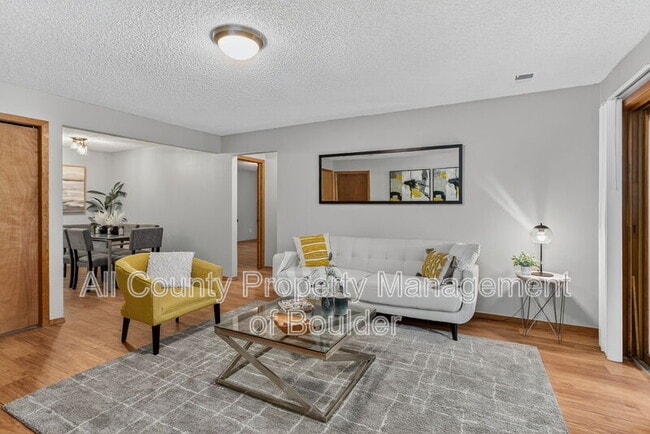 Building Photo - 2865 Sundown Ln