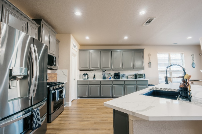 Building Photo - 728 Chatsworth Dr