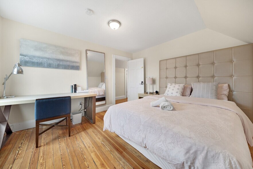 Building Photo - 503 Western Ave