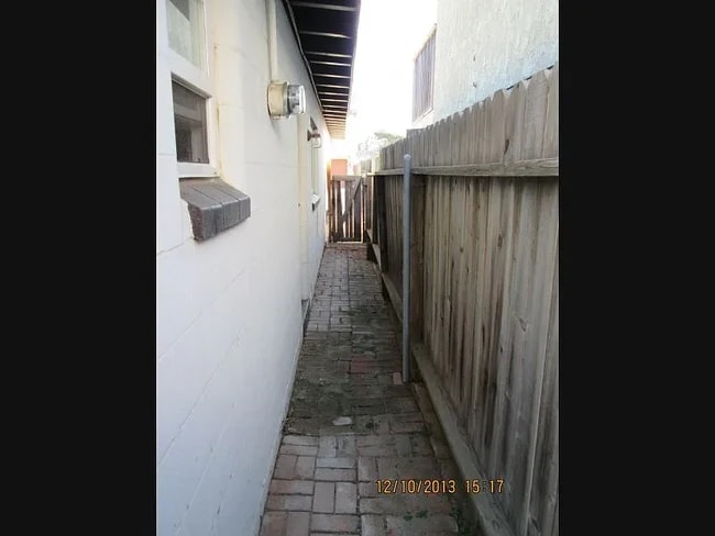 Building Photo - 221 Highland Dr