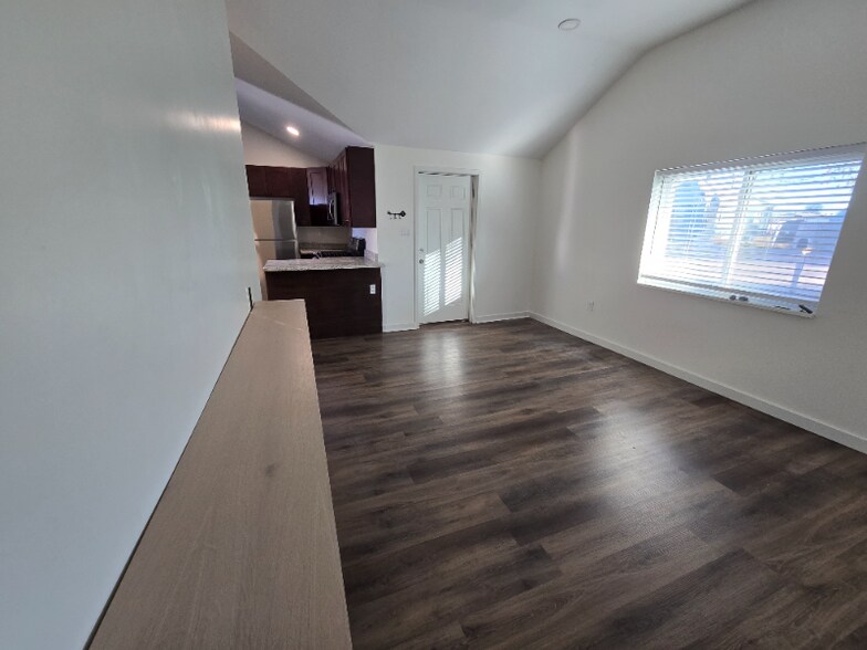 Building Photo - 131 2nd St