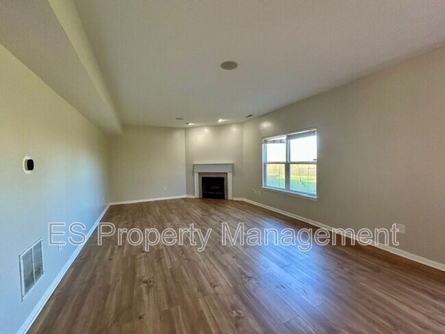 Building Photo - 5363 Shamus Dr